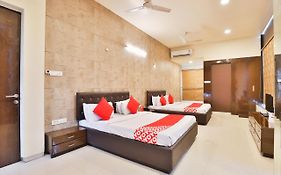 Oyo 17263 Marigold Banquets And Rooms Hotel Surat India