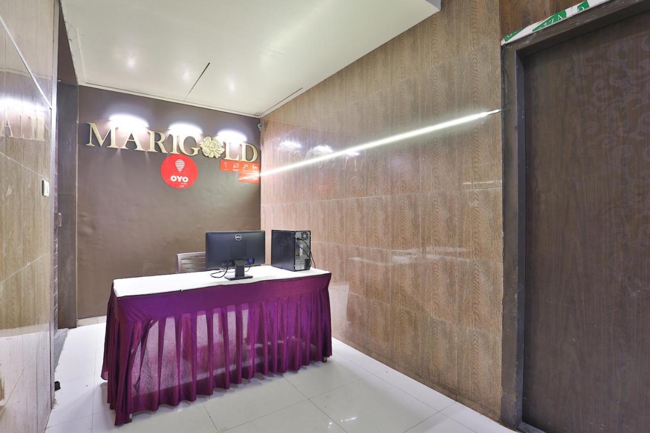 Oyo 17263 Marigold Banquets And Rooms Surat Exterior photo